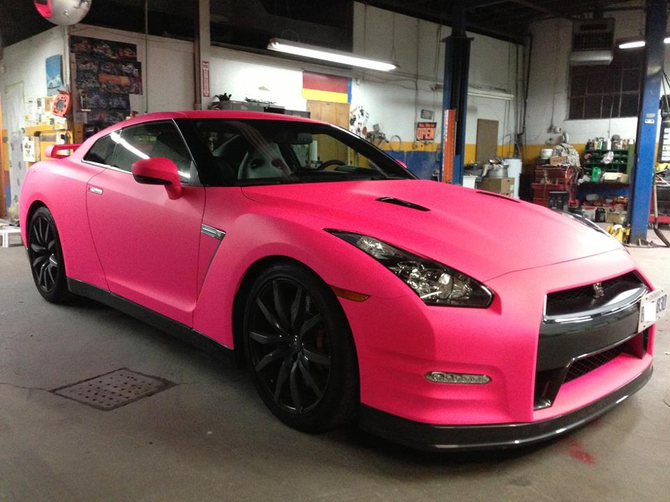 Plasti-dip Rosa perlado en Nissan GT-R